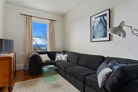 WEST NEST | Classic 3BR Hobart Terrace BEST Location, View, Close To City - Tourism Cairns 3