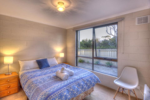 The Lookout ~ Large Family House With Views - Tourism Cairns 13