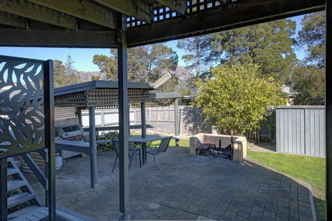 The Lookout ~ Large Family House With Views - Tourism Cairns 1