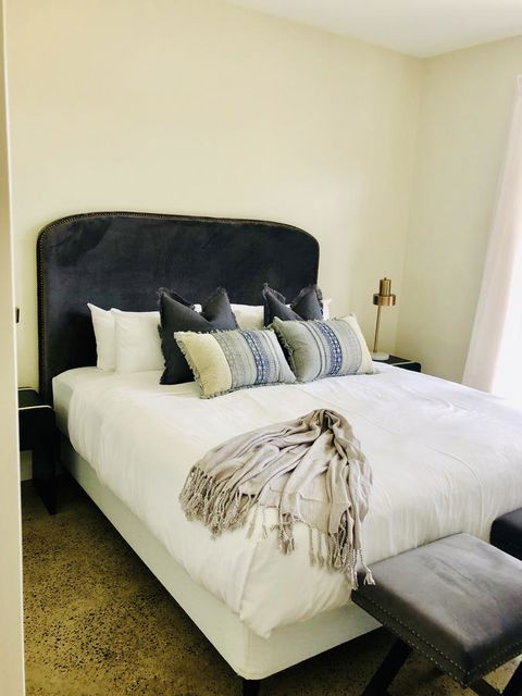 EMBRACING EVANDALE - Hosted By L'Abode Accommodation - Tourism Cairns 3