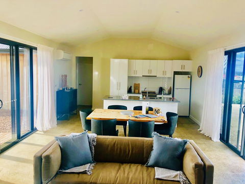 EMBRACING EVANDALE - Hosted By L'Abode Accommodation - Tourism Cairns 2