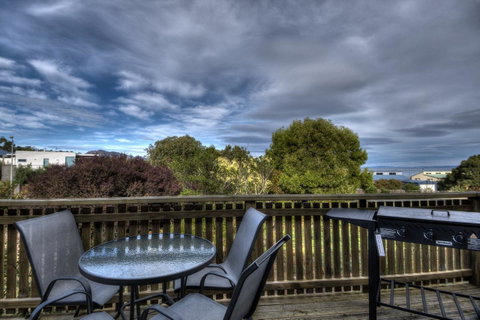 Ar Lan Y Mor - Tourism Cairns 1