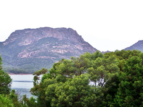 Coles Bay Waterfronter 2 - Tourism Cairns 2