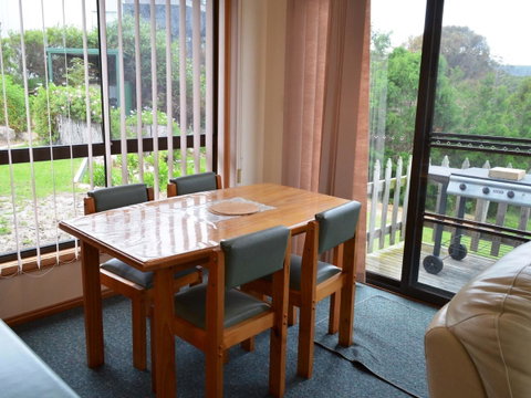 Coles Bay Waterfronter 2 - Tourism Cairns 5