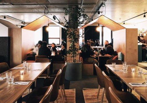 Buller Central Hotel - Tourism Cairns 1