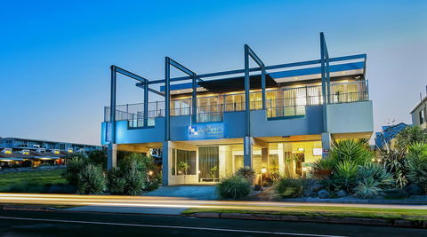 The Apollo - Tourism Cairns 28