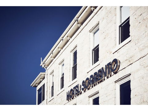 Hotel Sorrento - Tourism Cairns 24