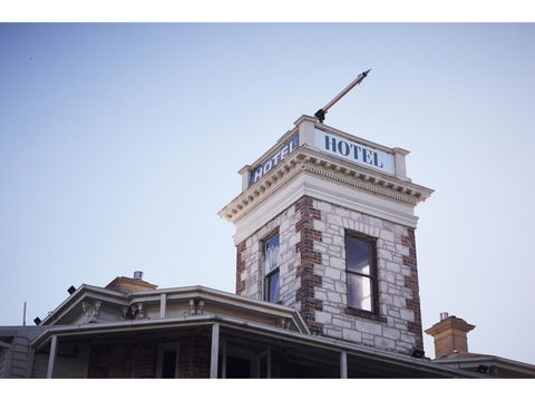 Hotel Sorrento - Tourism Cairns 0