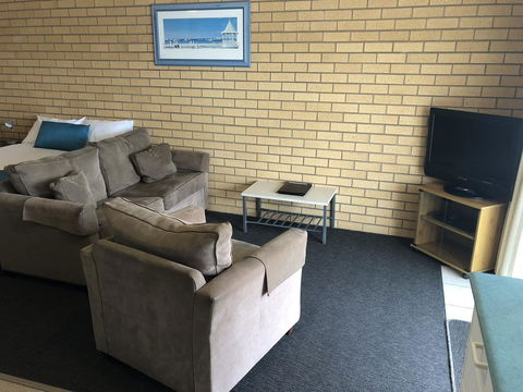 Port Campbell Parkview Motel & Apartments - Tourism Cairns 9