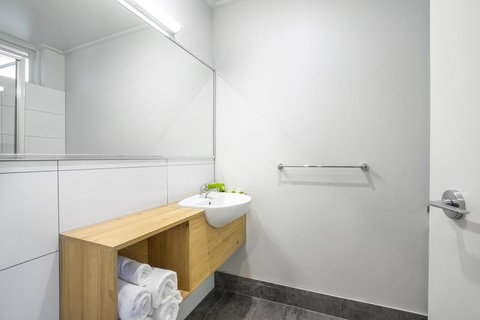 Nightcap At Keysborough Hotel - Tourism Cairns 11