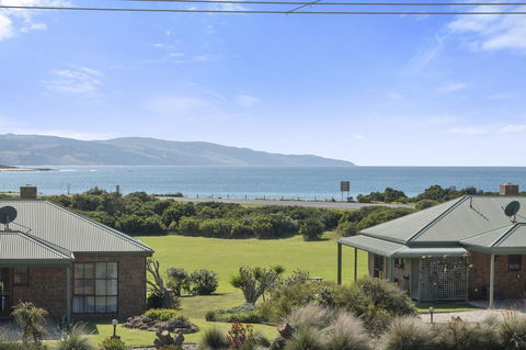 Apollo Bay Cottages - Tourism Cairns 1
