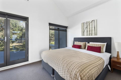 Apollo Bay Cottages - Tourism Cairns 9