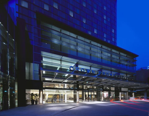 Crown Promenade Melbourne - Tourism Cairns 10
