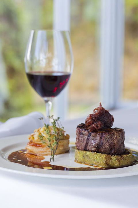 Chris\'s Beacon Point Restaurant & Villas - Tourism Cairns 10