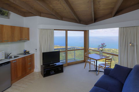 Chris\'s Beacon Point Restaurant & Villas - Tourism Cairns 5