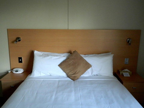 Ciloms Airport Lodge - Tourism Cairns 24