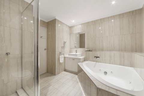 Ciloms Airport Lodge - Tourism Cairns 9