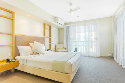 Deep Blue Hotel & Hot Springs - Tourism Cairns 43