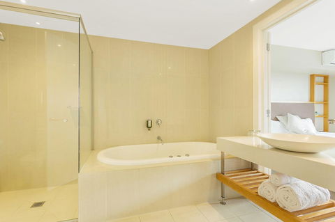 Deep Blue Hotel & Hot Springs - Tourism Cairns 20