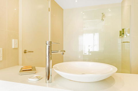 Deep Blue Hotel & Hot Springs - Tourism Cairns 21