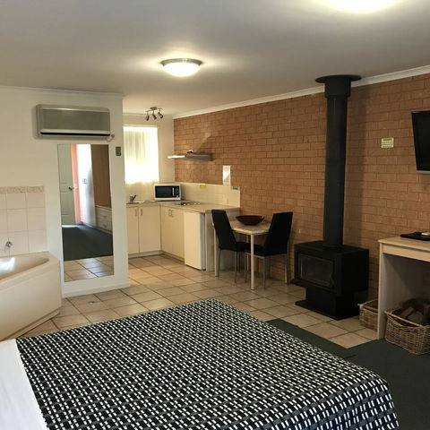 Beachcomber Motel & Apartments - Tourism Cairns 6