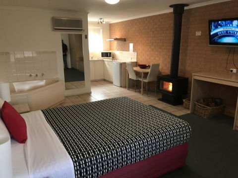 Beachcomber Motel & Apartments - Tourism Cairns 2