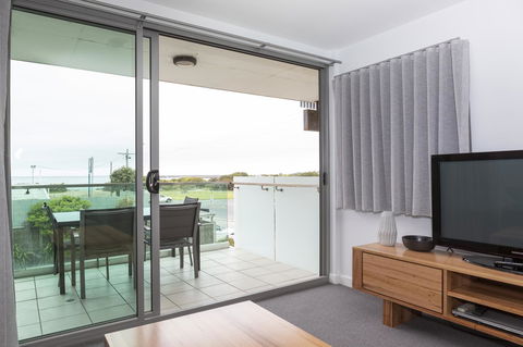 The Dolphin Apartments - Tourism Cairns 1