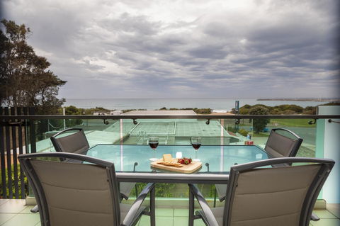 The Dolphin Apartments - Tourism Cairns 4