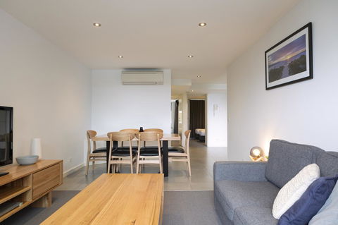 The Dolphin Apartments - Tourism Cairns 7