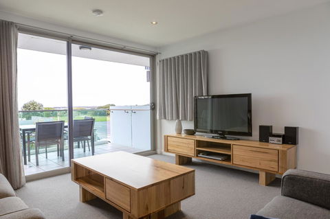 The Dolphin Apartments - Tourism Cairns 18