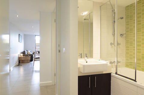 The Dolphin Apartments - Tourism Cairns 5