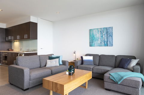 The Dolphin Apartments - Tourism Cairns 3