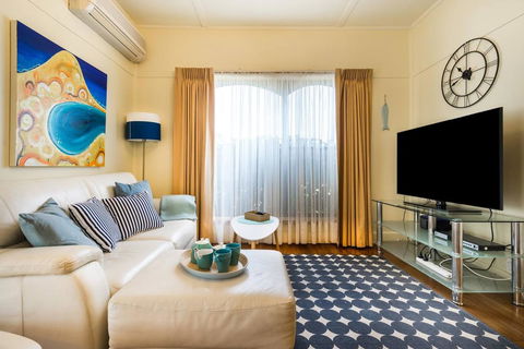 Nautique Beach House - Tourism Cairns 3