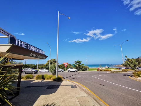 The Sandridge Motel - Tourism Cairns 3