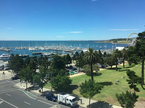 Geelong Waterfront Penthouse Apartment - Tourism Cairns 2