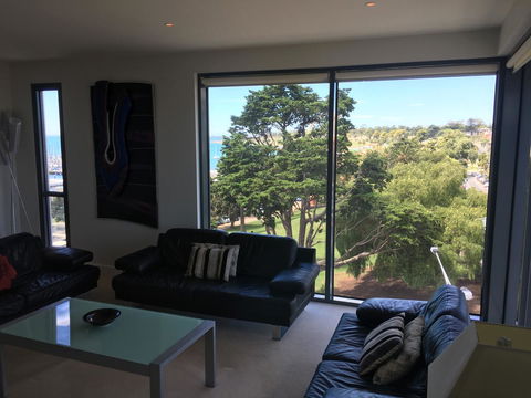 Geelong Waterfront Penthouse Apartment - Tourism Cairns 5