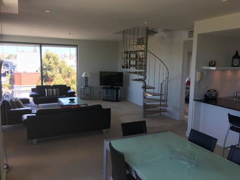 Geelong Waterfront Penthouse Apartment - Tourism Cairns 10