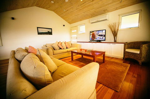 Rayville Boat Houses - Tourism Cairns 7