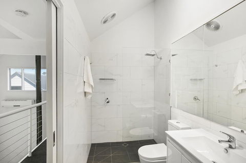 Terrace Lofts Apartments - Tourism Cairns 15