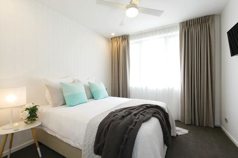 Lakes Edge Apartments - Tourism Cairns 1