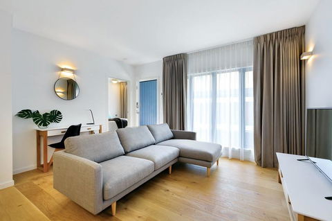 Lakes Edge Apartments - Tourism Cairns 4