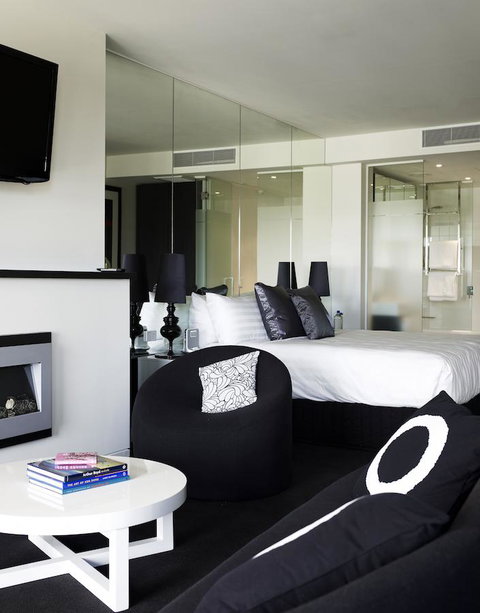 The Cullen Melbourne - Art Series - Tourism Cairns 26