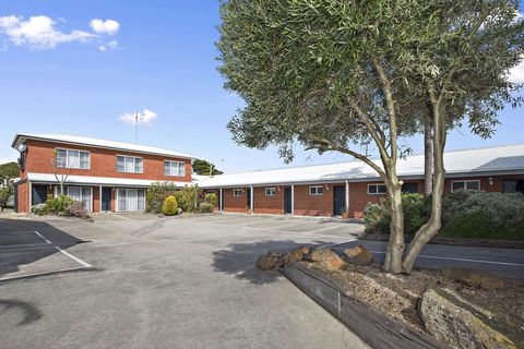 The International Motel Apollo Bay - Tourism Cairns 4