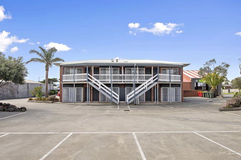 The International Motel Apollo Bay - Tourism Cairns 5