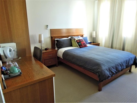 Plough Hotel - Tourism Cairns 4