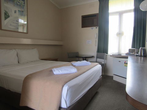Twin City Motor Inn - Tourism Cairns 0