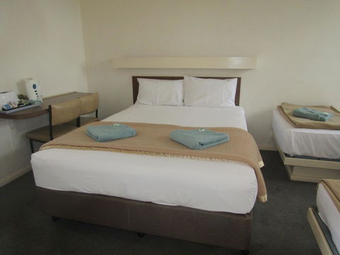 Twin City Motor Inn - Tourism Cairns 2