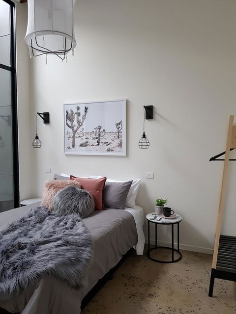 THE WAREHOUSE APARTMENTS - Tourism Cairns 0