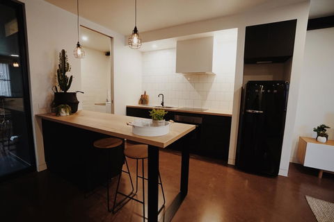 THE WAREHOUSE APARTMENTS - Tourism Cairns 8