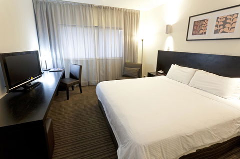 Causeway 353 Hotel - Tourism Cairns 5